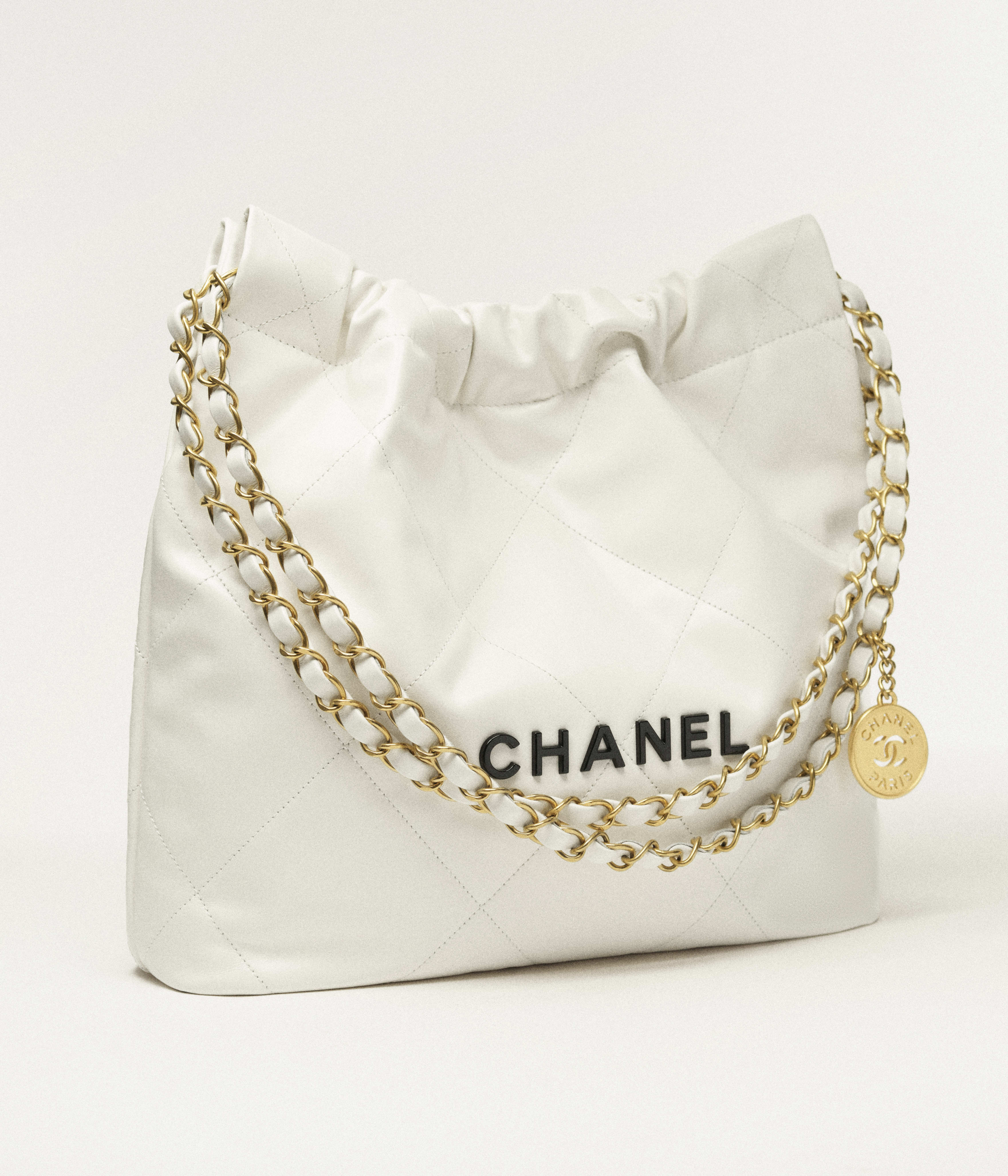 CHANEL 22 Small Handbag - White - Shiny Calfskin, Gold-Tone & Lacquered Metal - artistique view 3